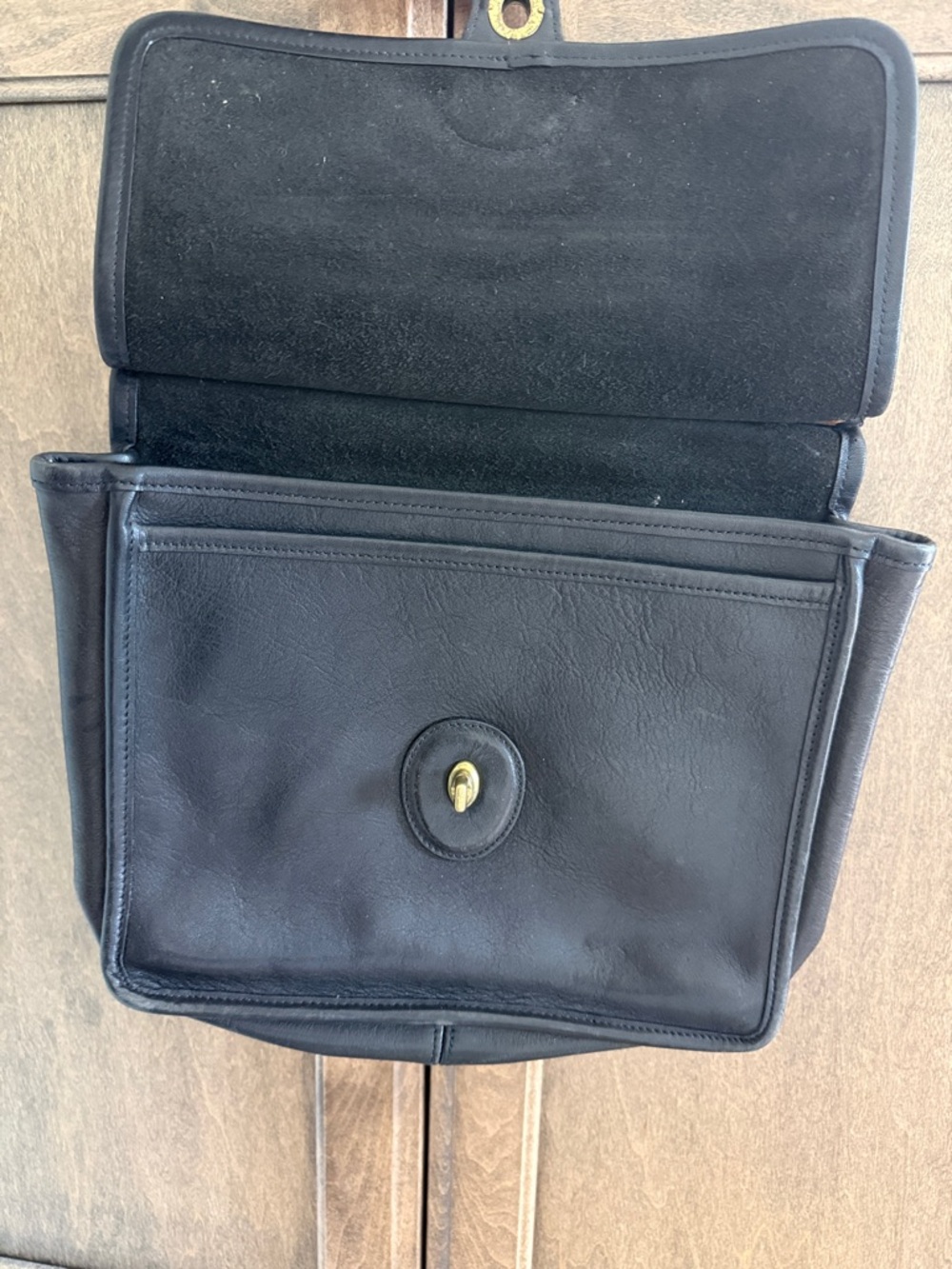 Coach Authentic Vintage Willis Bag. Black Leather. Brass Hardware. - Picture 5 of 14